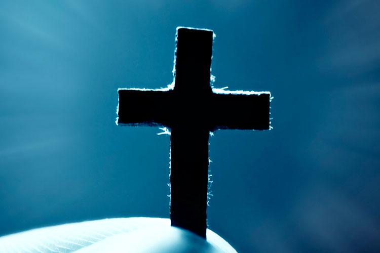Símbolos de fé: conheça a origem e o significado do crucifixo cristão 