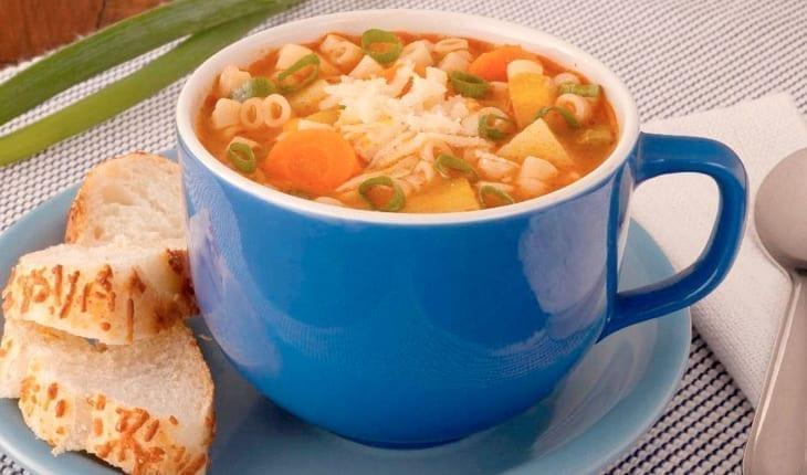 sopas para o inverno Sopa de legumes com macarrão