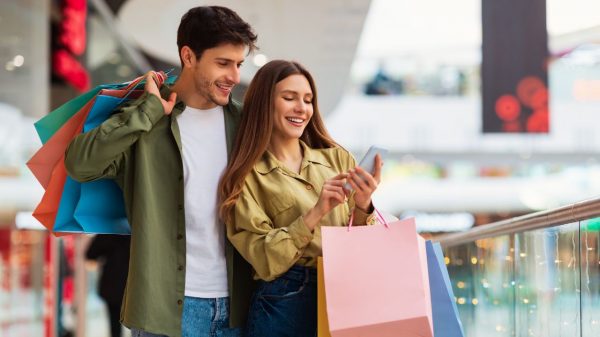 Dia do Cliente: 11% dos casais escondem suas compras do cônjuge