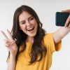 Postar selfies pode ser divertido, mas também pode ser um sinal de narcisismo