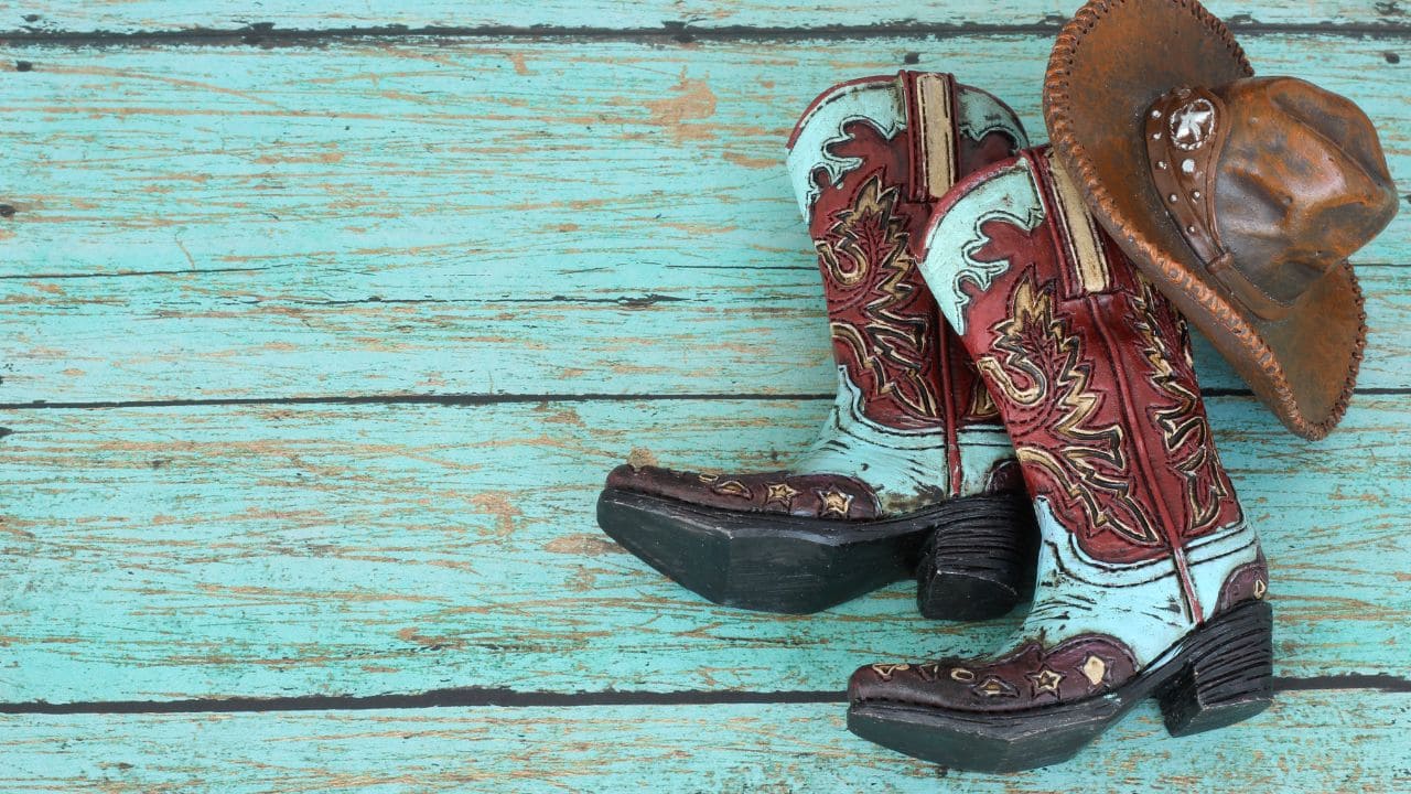 As botas western são uma das tendências de calçados do momento