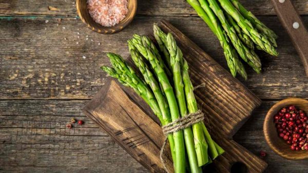 Aspargo: conheça os benefícios do vegetal para a saúde