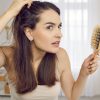 A queda de cabelo pode ocorrer em até três meses após a infecção; dermatologistas explicam tratamento