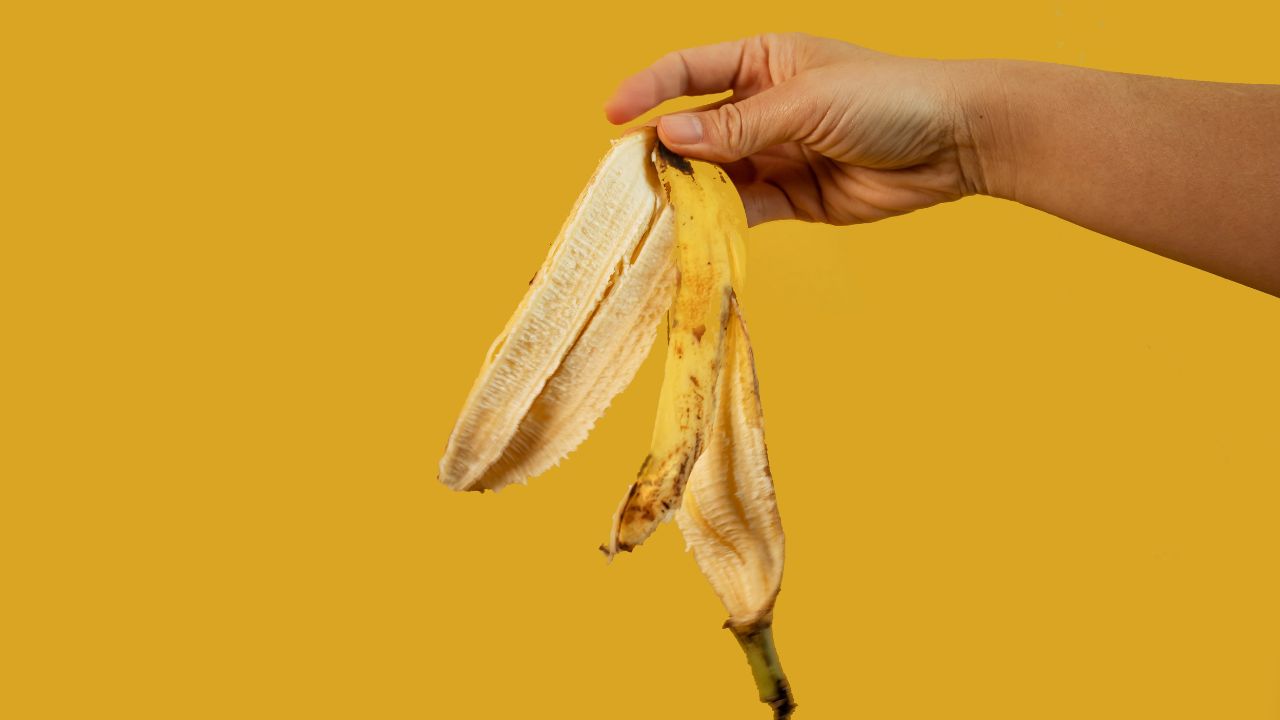 Veja os usos da casca de banana