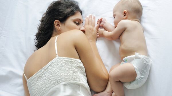 Especialista explica a importância do vínculo materno para o sono do bebê e dá dicas para ajudá-lo a dormir melhor