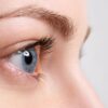 Hidratação ocular e proteção da luz solar são fatores importantes para manter os olhos saudáveis